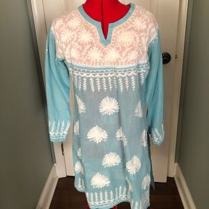BEAUTIFUL BLUE & WHITE EMBROIDERED TUNIC TOP SIZE Medium